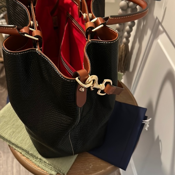 Authentic Dooney & Bourke, large Barlow - Picture 8 of 14